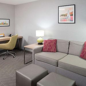 One-Bedroom Queen Suite Two Queen Beds